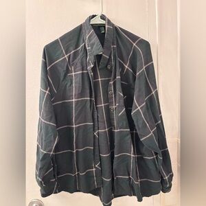 Button-Up Flannel in Dark Green